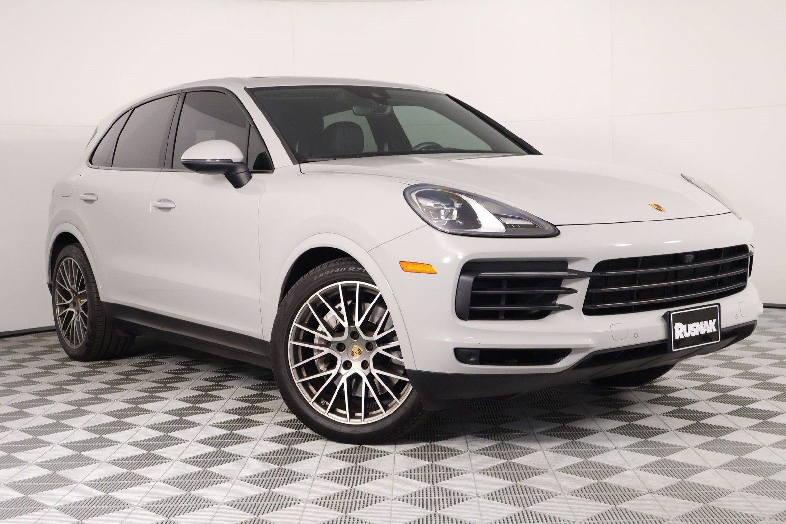 Certified 2023 Porsche Cayenne Platinum Edition AWD/4WD image 9