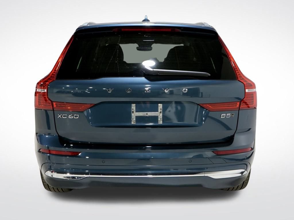 Used 2023 Volvo XC60 B5 Plus w/ Climate Package image 8