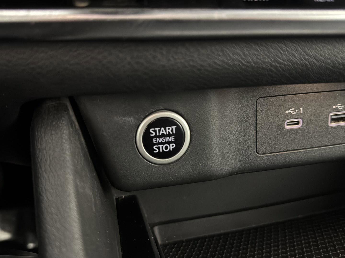 Used 2021 Nissan Rogue SV image 18