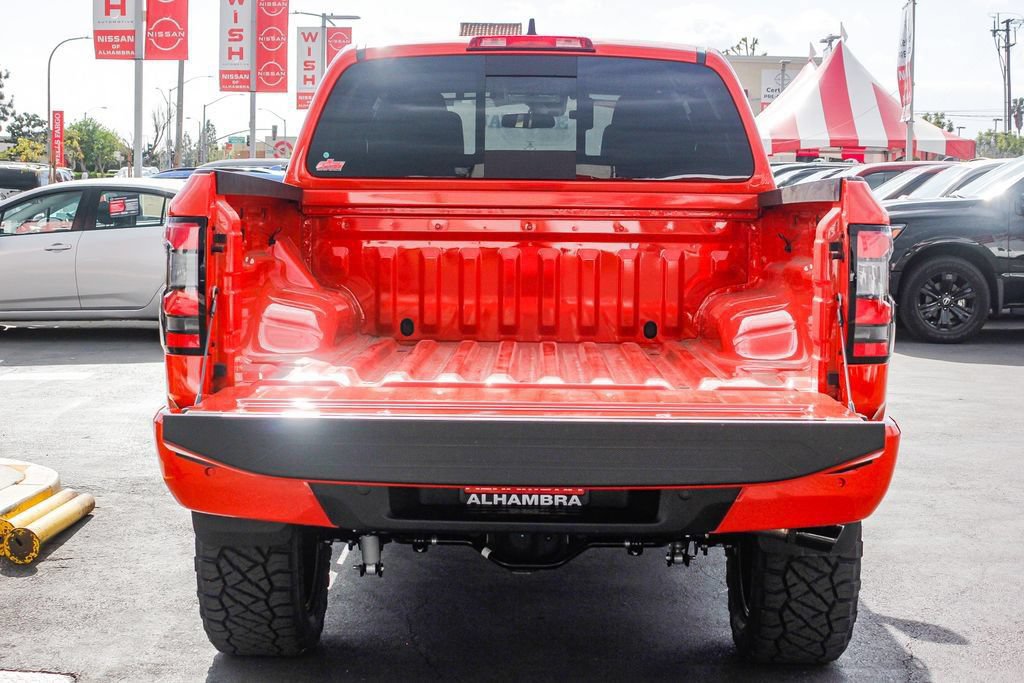 New 2025 Nissan Frontier PRO-4X w/ Black Accent Package AWD/4WD image 11