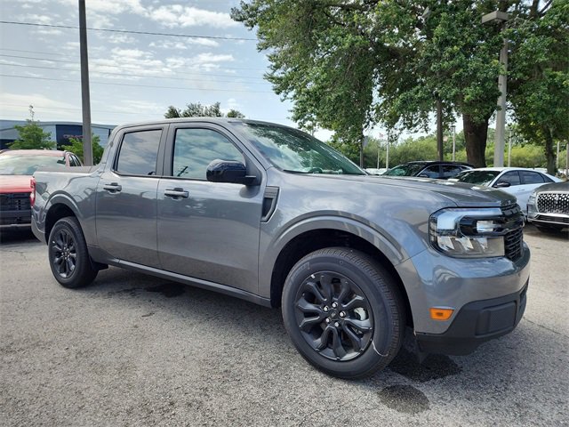 New 2024 Ford Maverick Lariat w/ Black Appearance Package