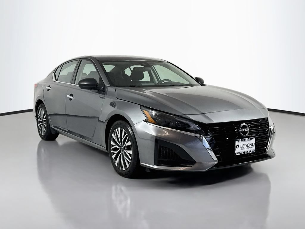 Used 2024 Nissan Altima 2.5 SV FWD image 4