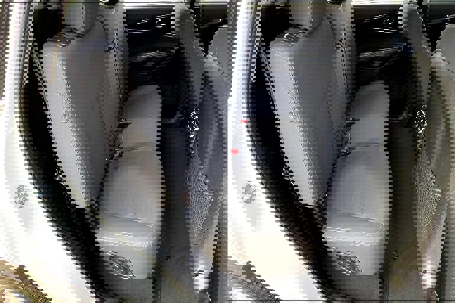 Used 2019 Kia Sorento LX image 18