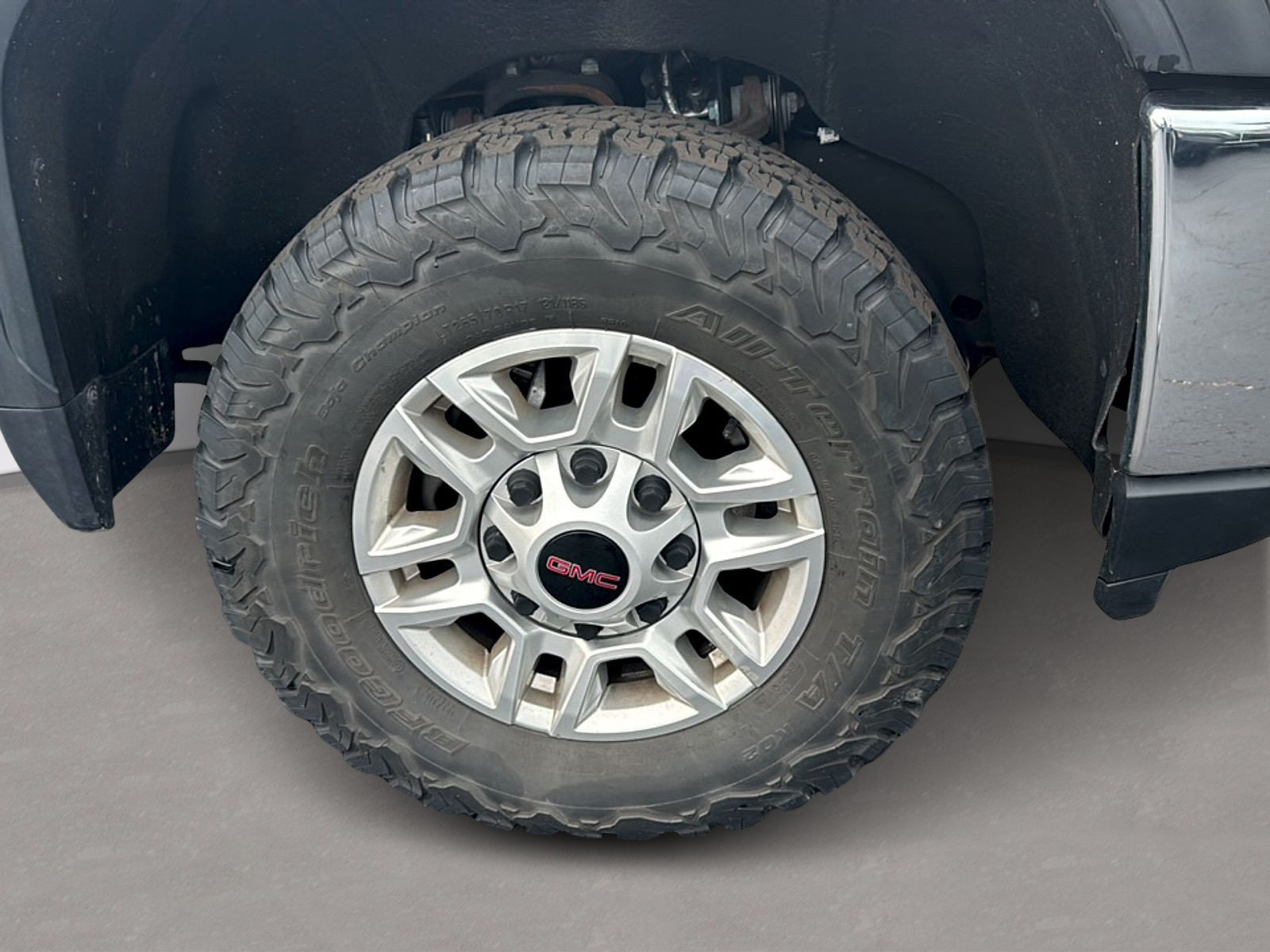 Used 2020 GMC Sierra 2500 SLE w/ SLE Value Package; AWD/4WD image 3