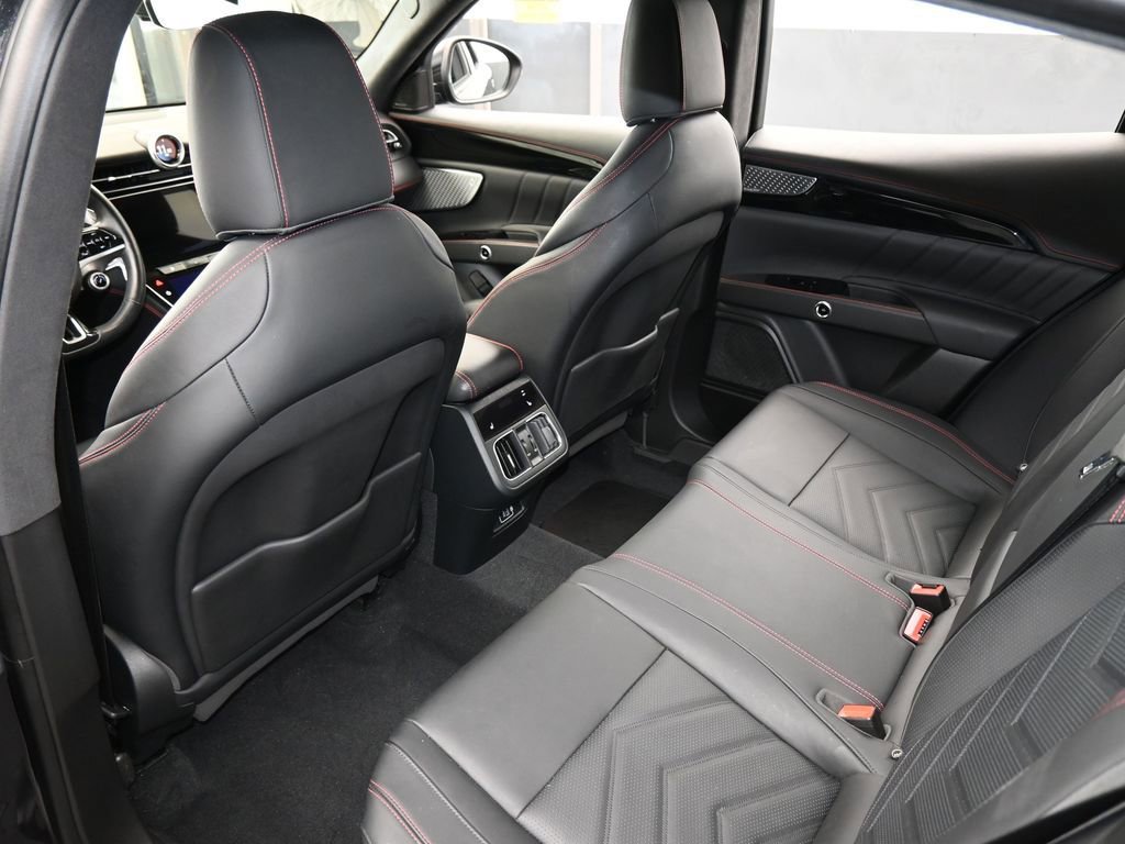 Used 2023 Maserati Grecale Modena image 42