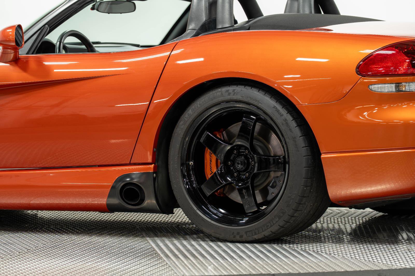 Used 2005 Dodge Viper SRT-10 w/ Copperhead Edition Group RWD image 23