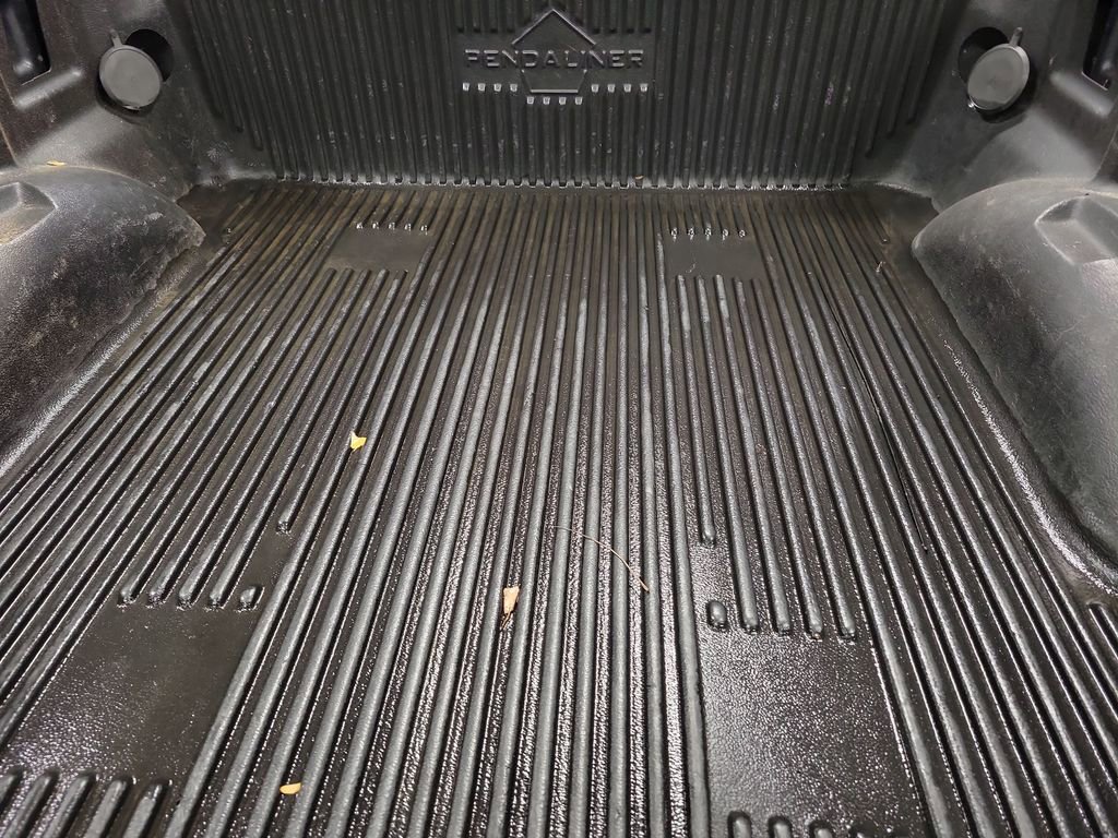 Used 2017 Ford F150 XLT image 11