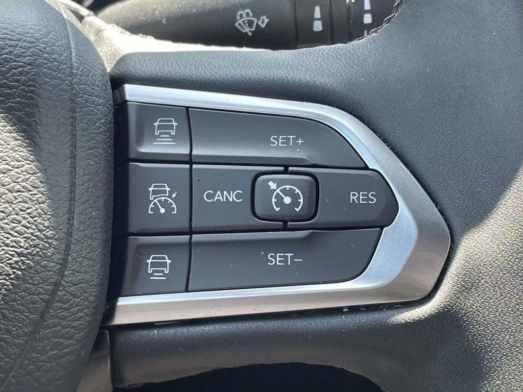 Certified 2023 Jeep Compass Limited AWD/4WD image 32