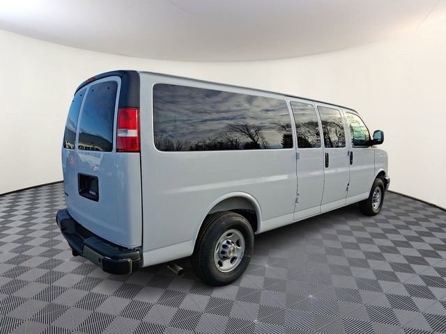 New 2025 Chevrolet Express 3500 LS image 4