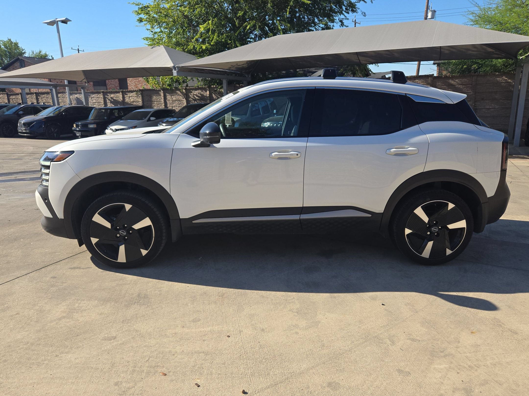 Certified 2026 Nissan Kicks SR w/ Cold Weather Package FWD image 6