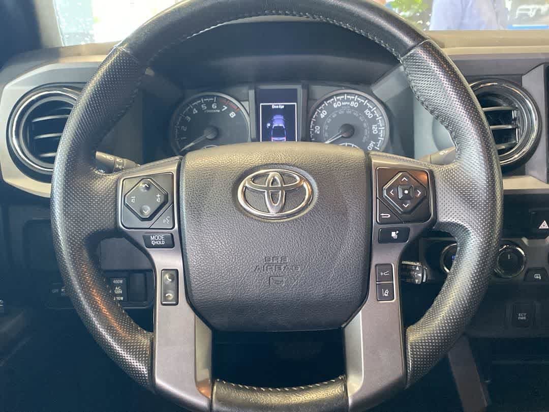 Certified 2022 Toyota Tacoma TRD Off-Road w/ Black Out Package (TMS) AWD/4WD image 17