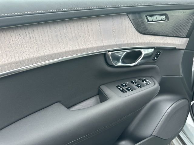 New 2026 Volvo XC90 B6 Ultra w/ Protection Package image 13