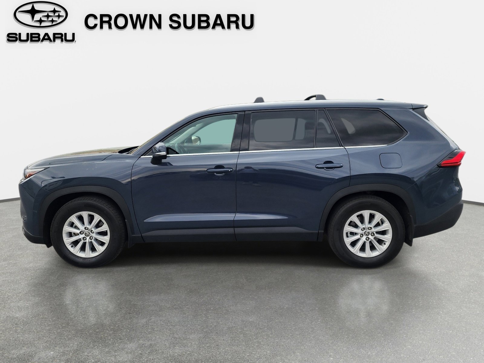 Used 2024 Toyota Grand Highlander XLE image 2