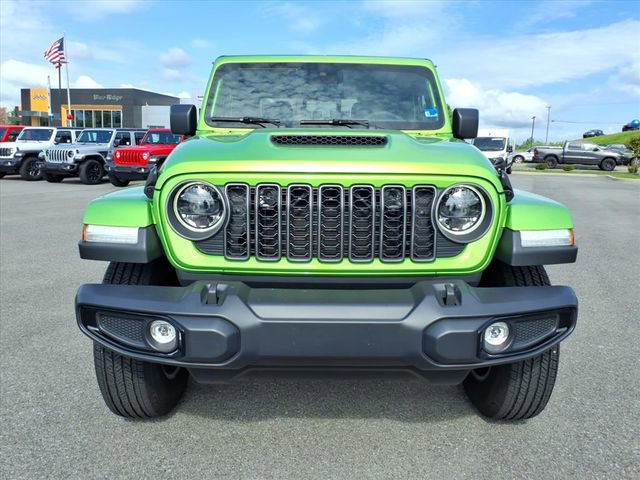 Used 2025 Jeep Gladiator Sport AWD/4WD image 11