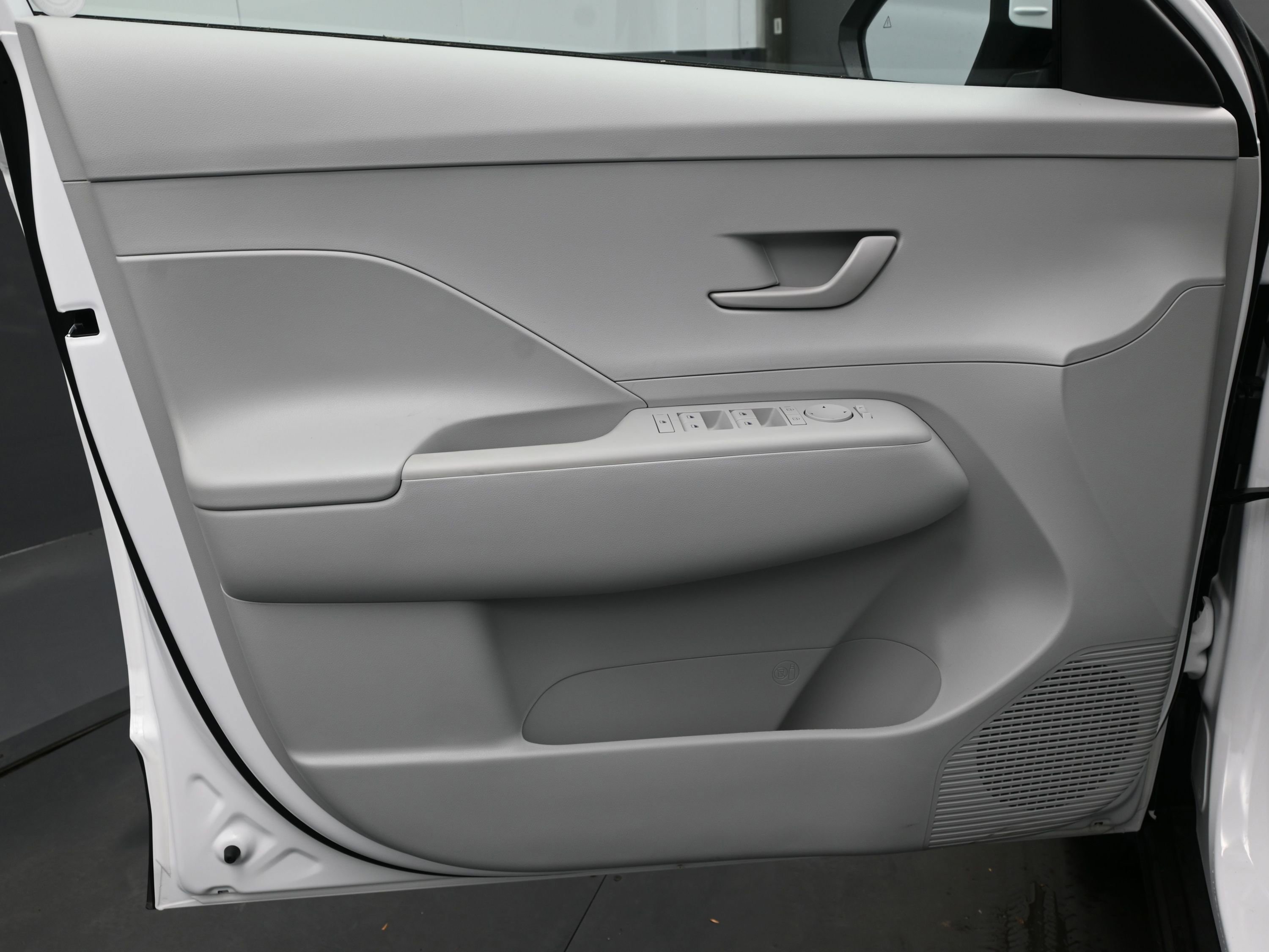 Certified 2026 Hyundai Kona SE image 10