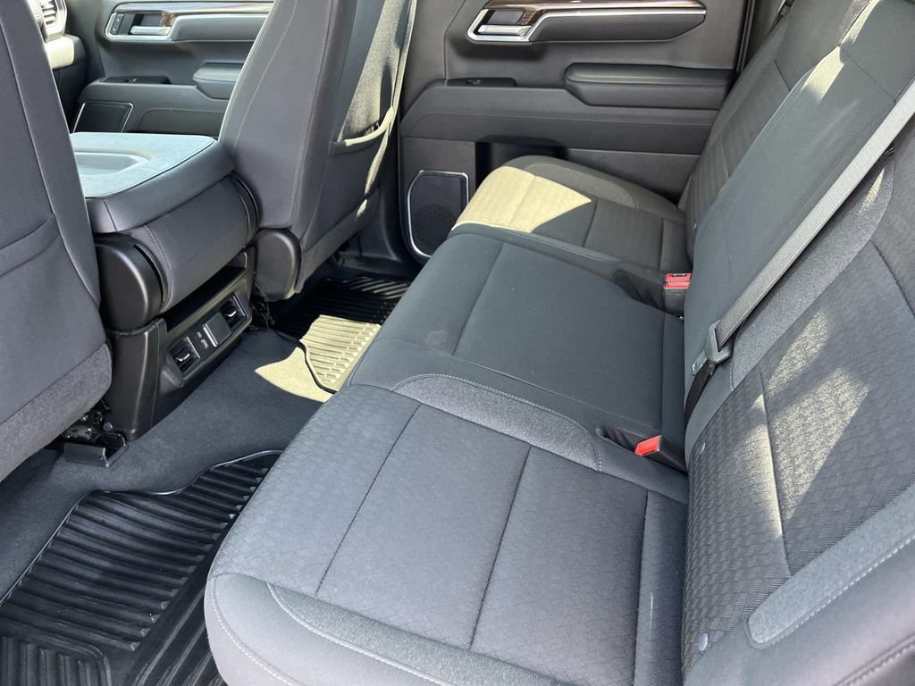 Used 2025 Chevrolet Silverado 1500 LT RWD image 18