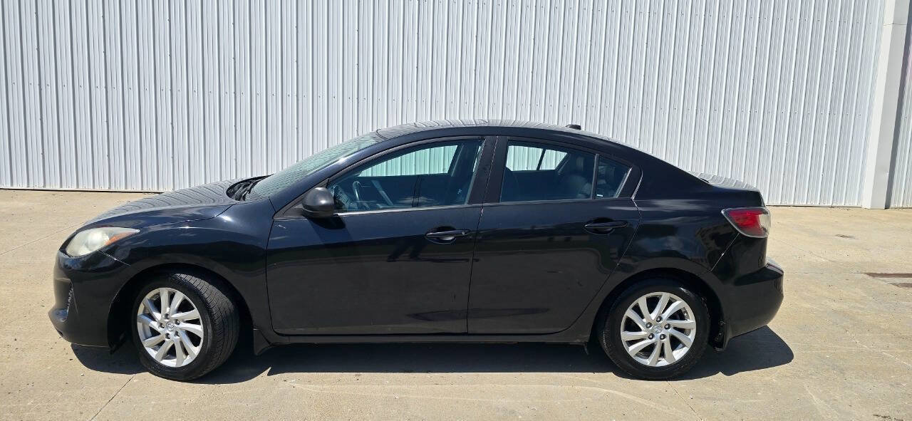 Used 2012 MAZDA MAZDA3 i Grand Touring w/ Tech Pkg FWD image 2