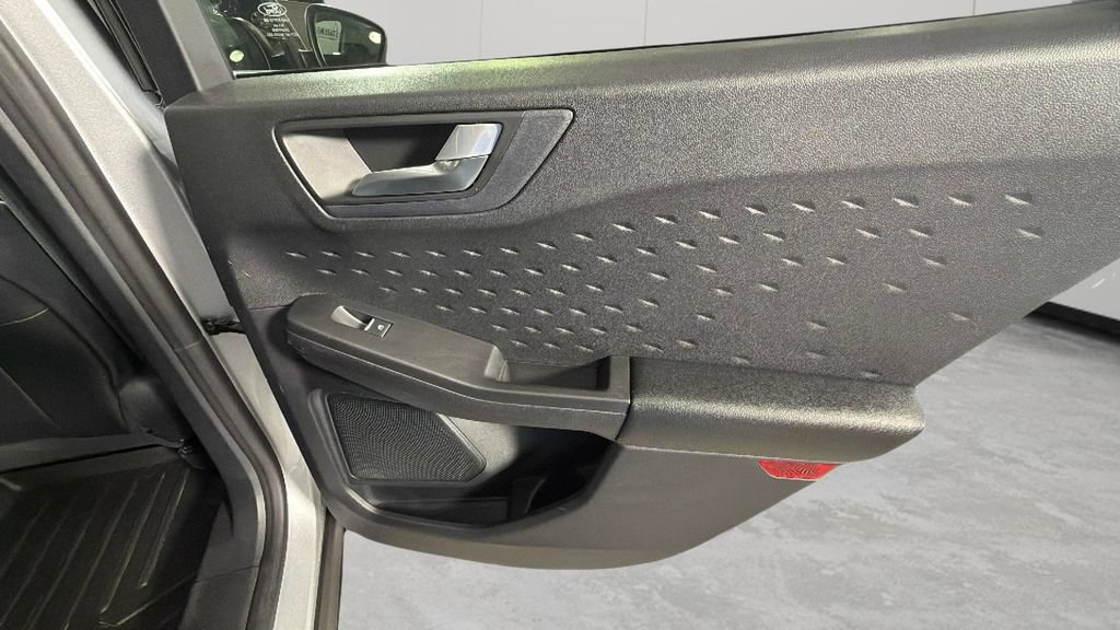 Used 2020 Ford Escape SEL FWD image 32
