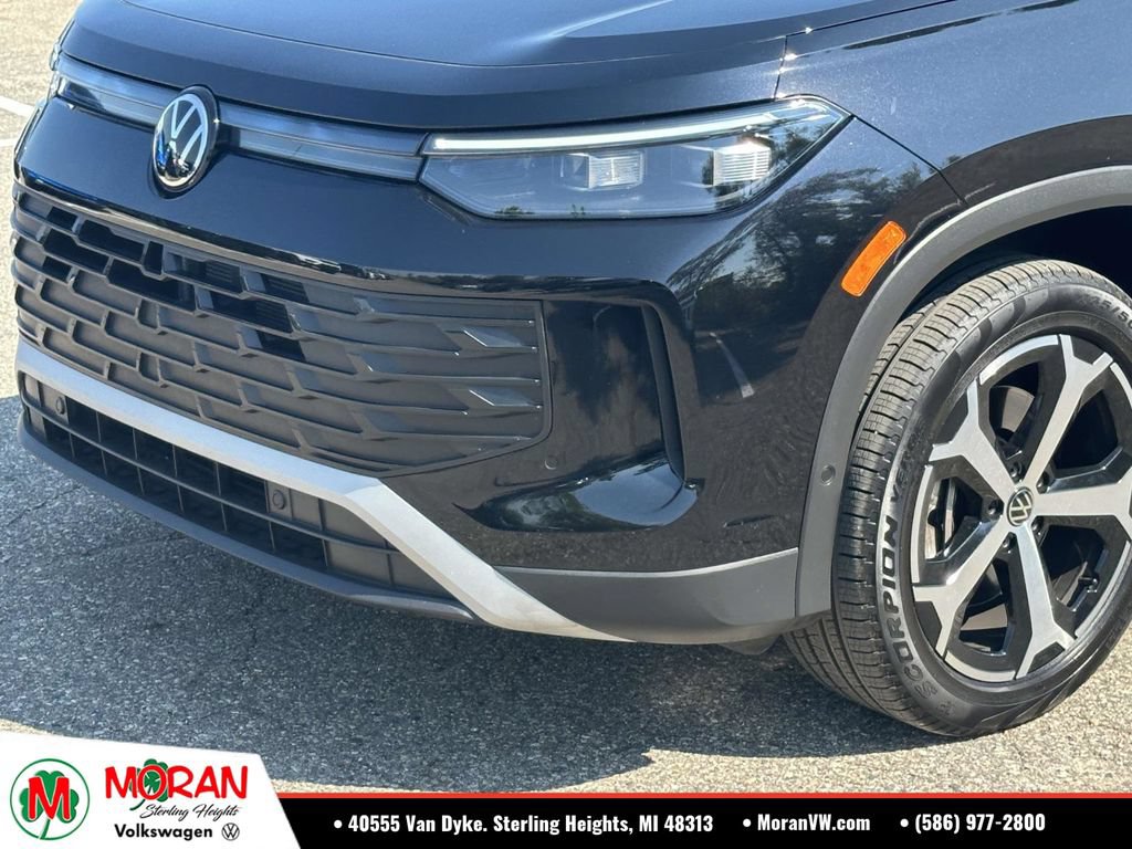 Certified 2025 Volkswagen Tiguan SE w/ Panoramic Sunroof Package AWD/4WD image 7