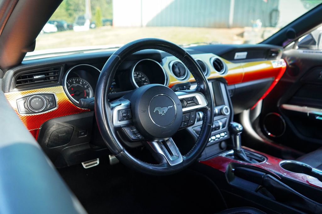 Used 2019 Ford Mustang Premium RWD image 7