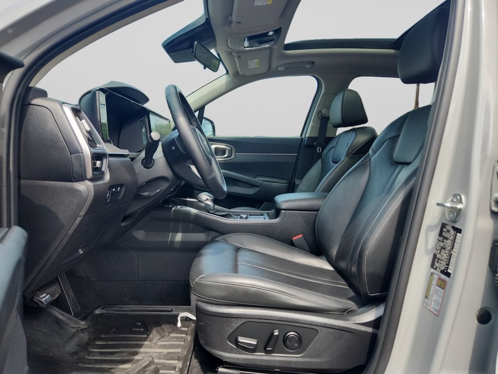 Certified 2023 Kia Sorento S w/ Panoramic Sunroof Package AWD/4WD image 10