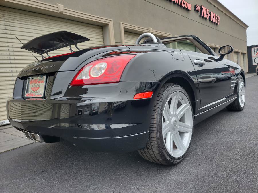 Used 2006 Chrysler Crossfire Limited RWD image 4
