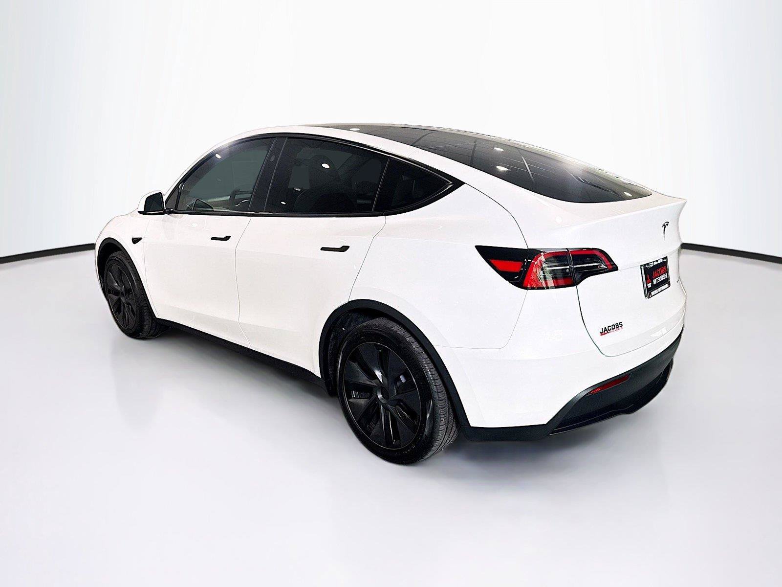 Used 2025 Tesla Model Y Long Range AWD/4WD image 30