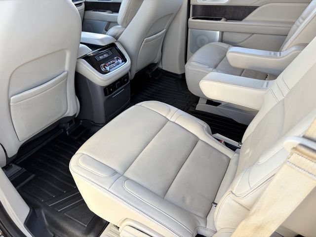 Used 2018 Lincoln Navigator Reserve w/ Technology Package AWD/4WD image 23