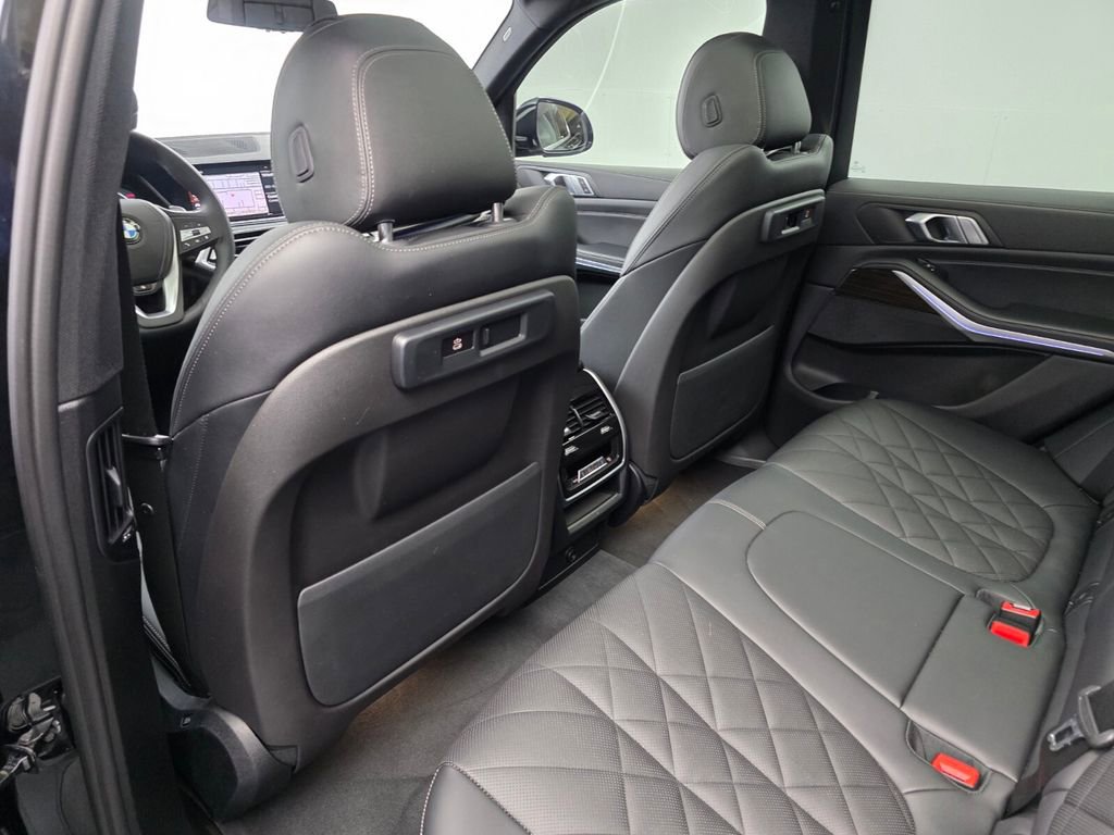 Used 2023 BMW X5 xDrive40i w/ Premium Package image 15