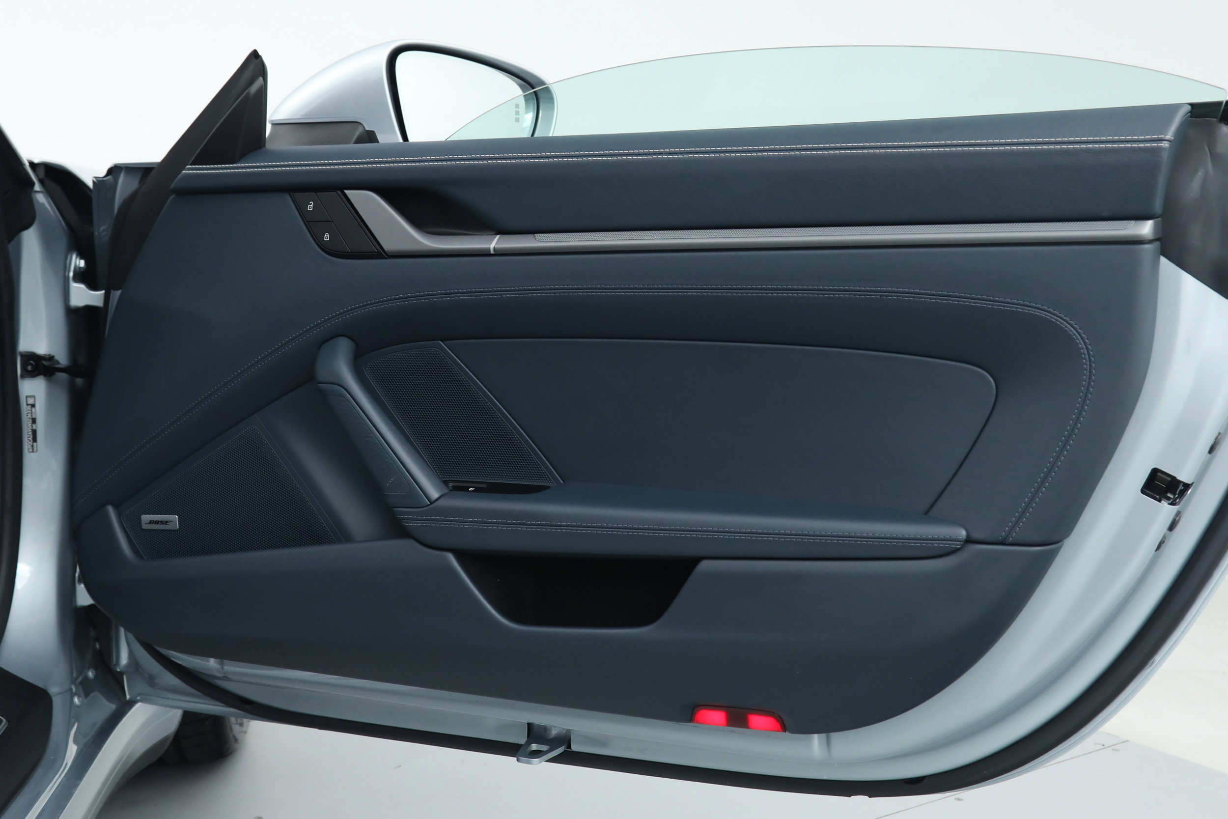 Used 2022 Porsche 911 Carrera RWD image 16