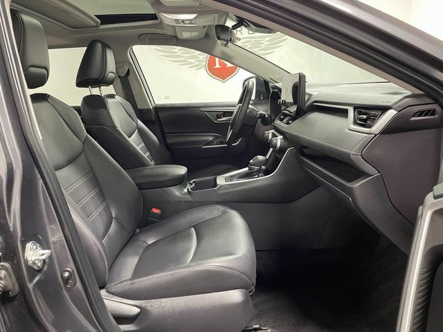 Used 2025 Toyota RAV4 XLE Premium w/ Weather Package AWD/4WD image 22