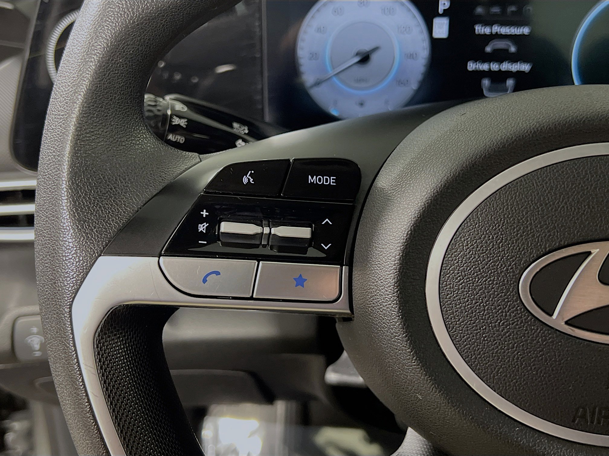 Used 2024 Hyundai Elantra SEL image 19