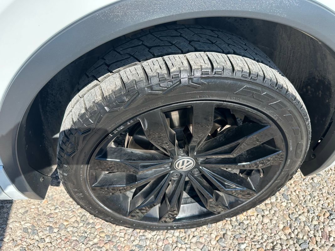 Used 2020 Volkswagen Tiguan SE R-Line w/ 3rd Row Seat Package image 46