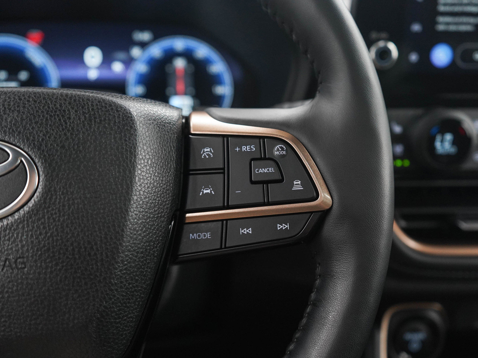 Used 2025 Toyota Grand Highlander AWD Hybrid image 28
