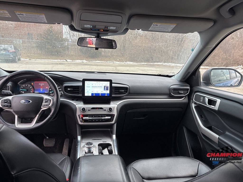 Used 2022 Ford Explorer XLT w/ Equipment Group 202A image 14