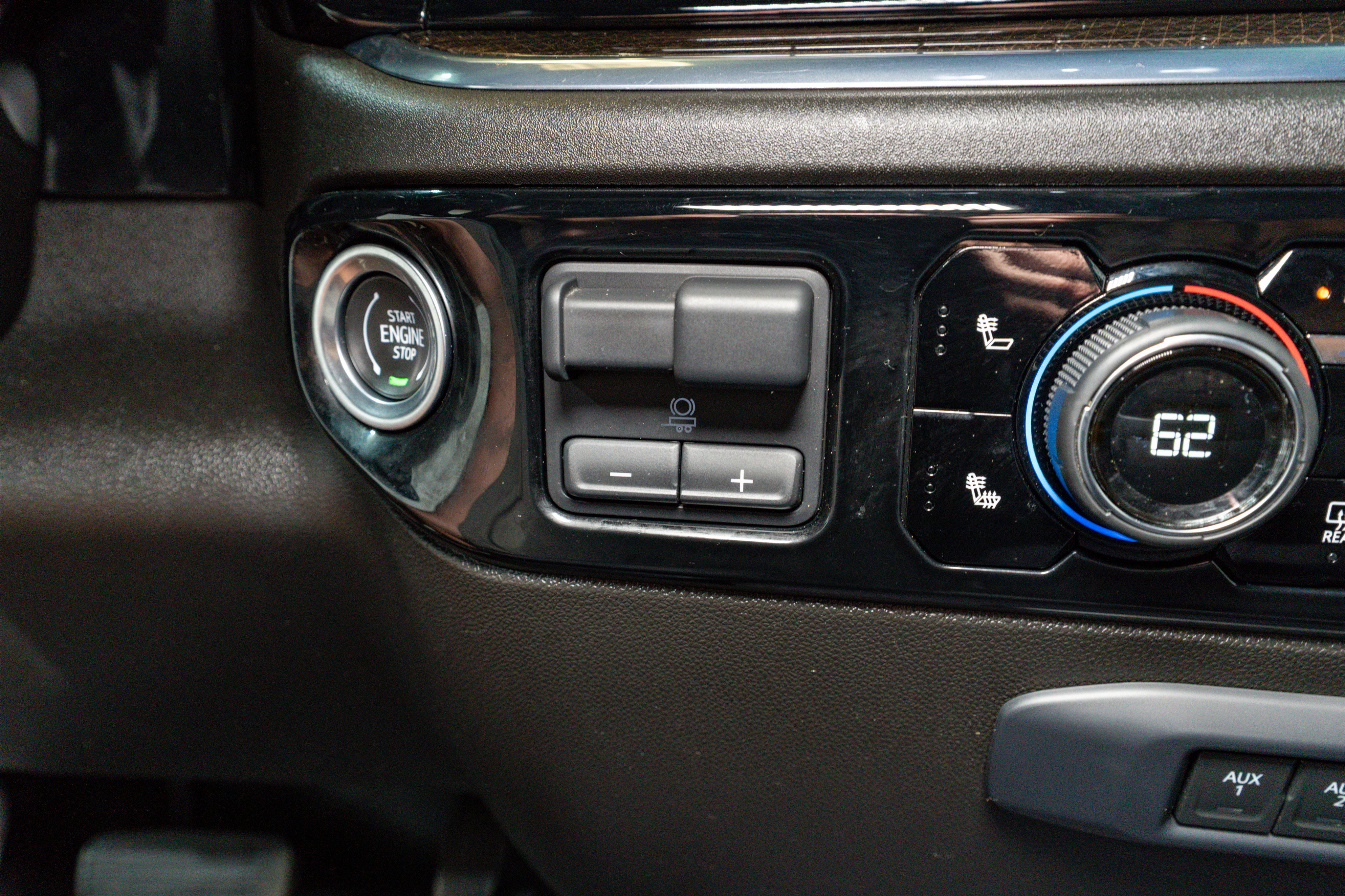 Used 2024 Chevrolet Silverado 3500 LT w/ Convenience Package image 24