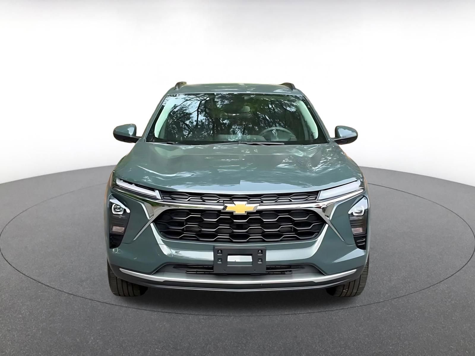 Used 2025 Chevrolet Trax LT image 4