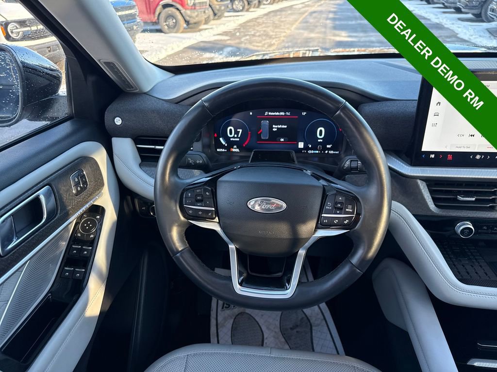 Used 2025 Ford Explorer Platinum w/ LUX Leather Package image 23