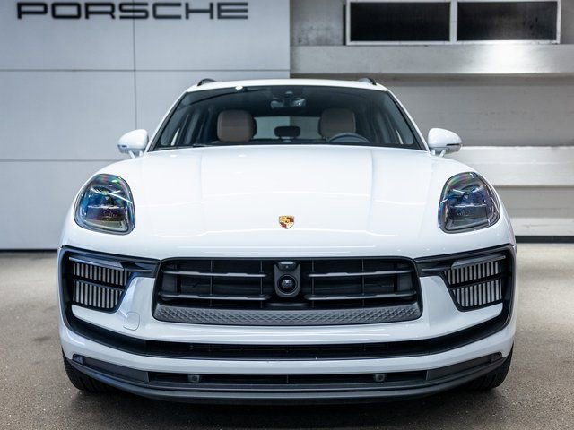 Certified 2025 Porsche Macan S image 11