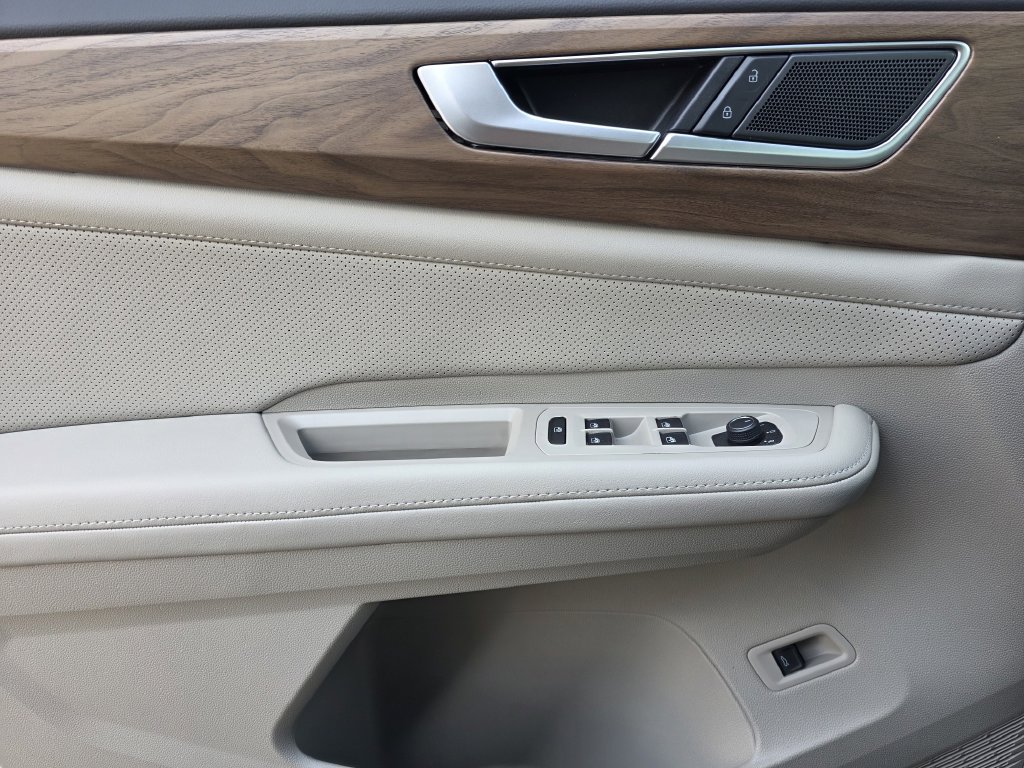 New 2026 Volkswagen Atlas SE FWD image 18