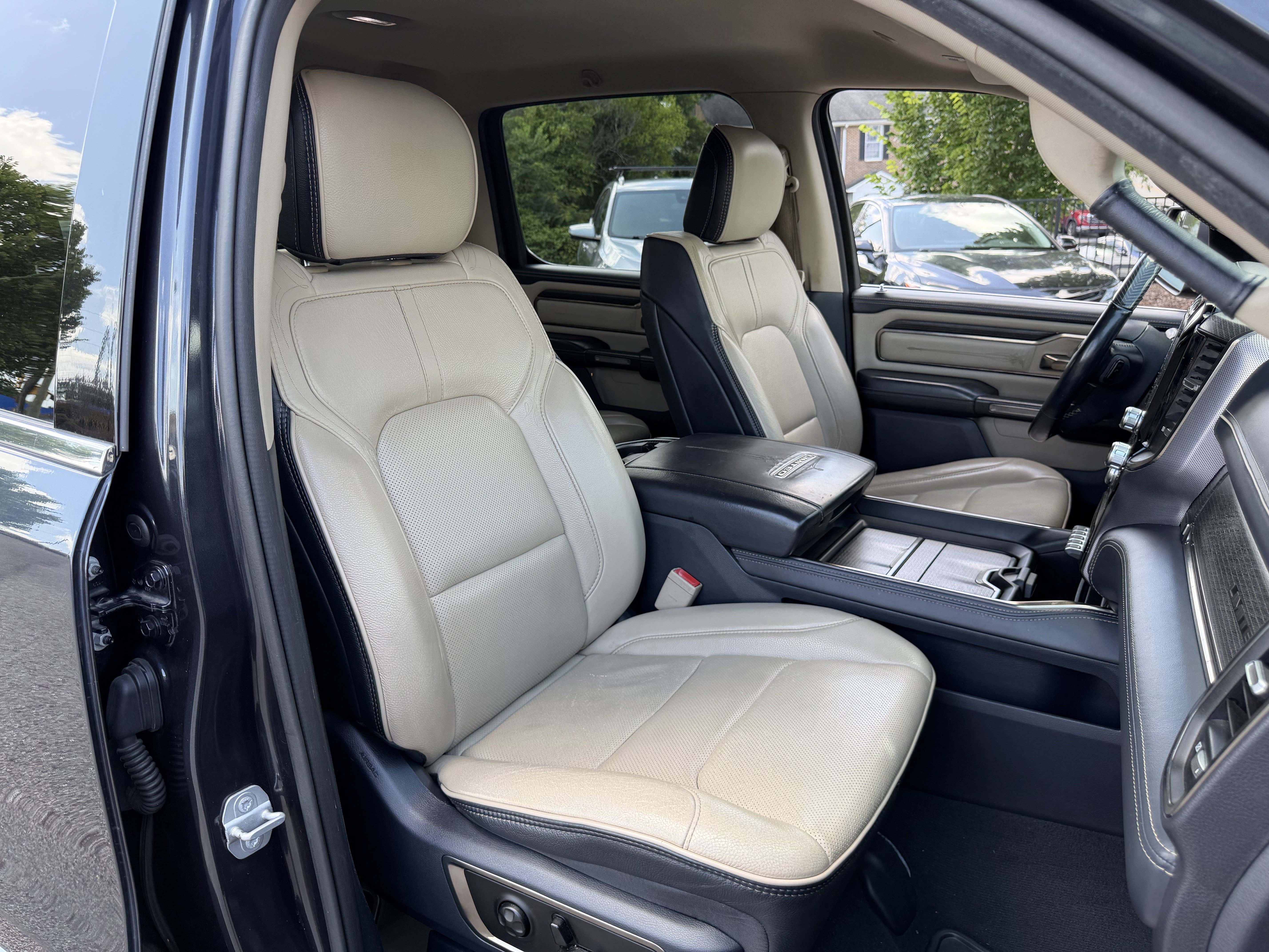 Used 2019 RAM 1500 Limited AWD/4WD image 33