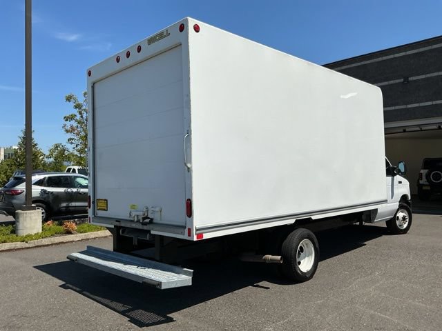 Used 2023 Ford E-450 and Econoline 450 Super Duty RWD image 4