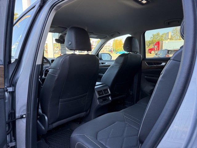 New 2026 Volkswagen Atlas SE image 13