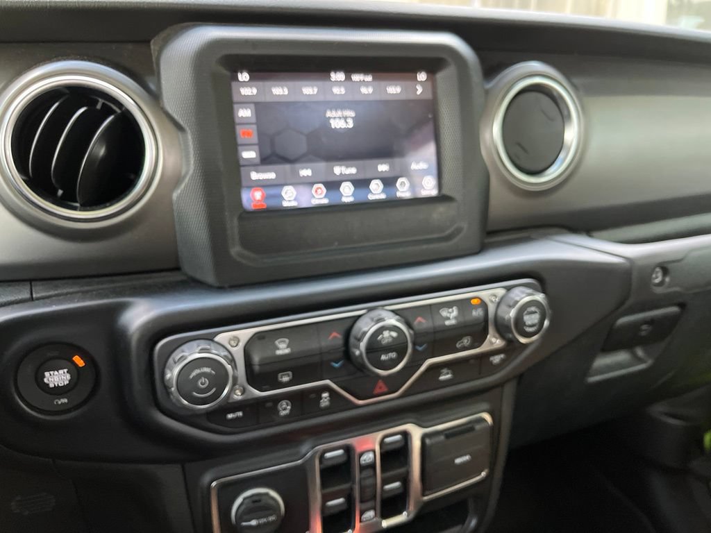 Used 2021 Jeep Gladiator Rubicon w/ Trailer Tow Package AWD/4WD image 2