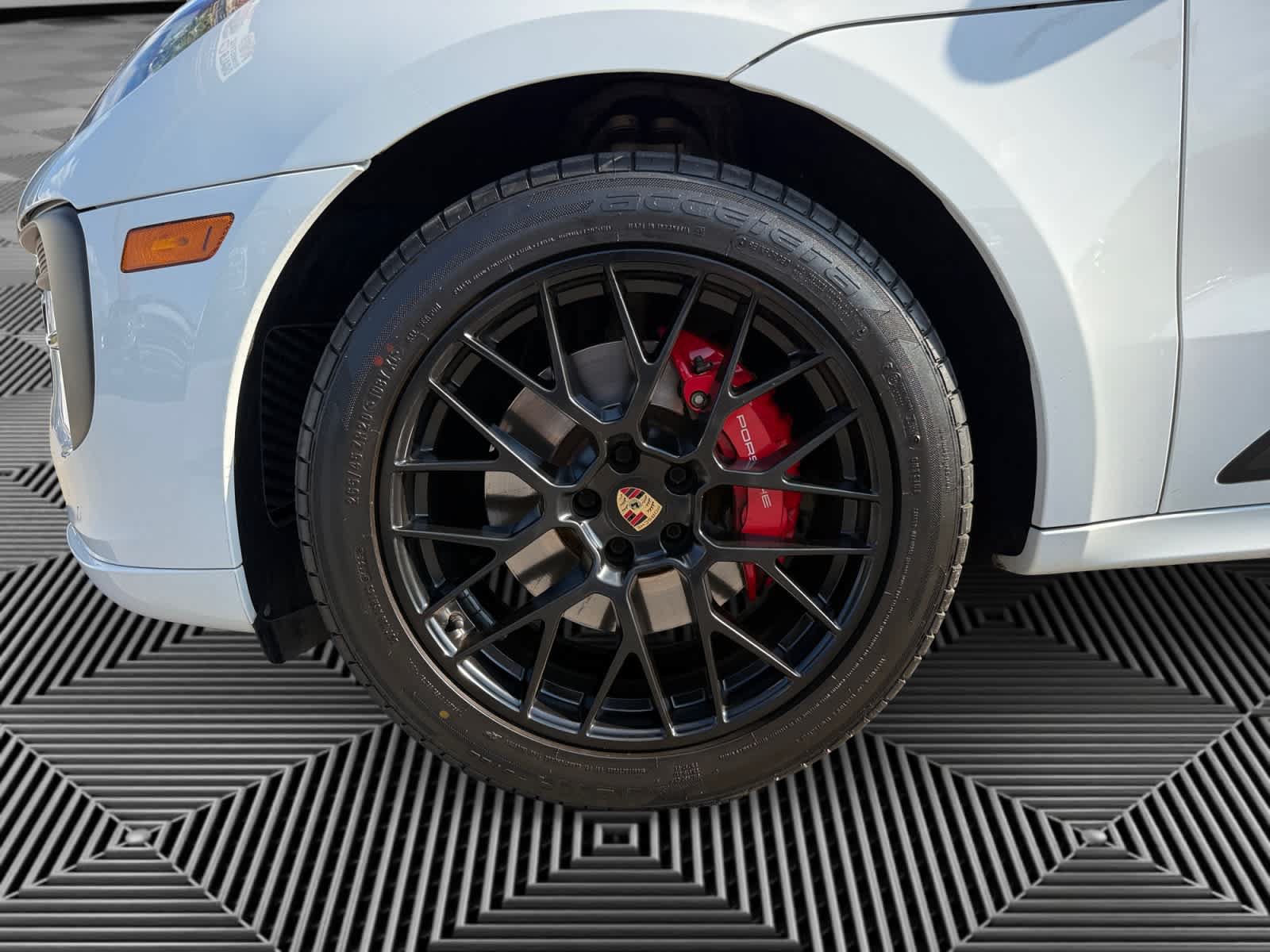Used 2020 Porsche Macan GTS AWD/4WD image 9