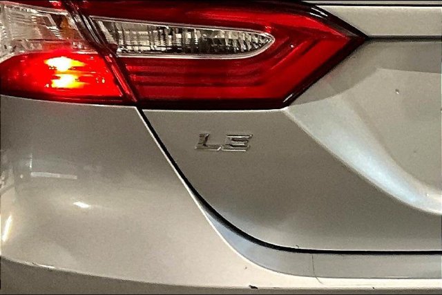 Used 2019 Toyota Camry LE w/ Convenience Package FWD image 23