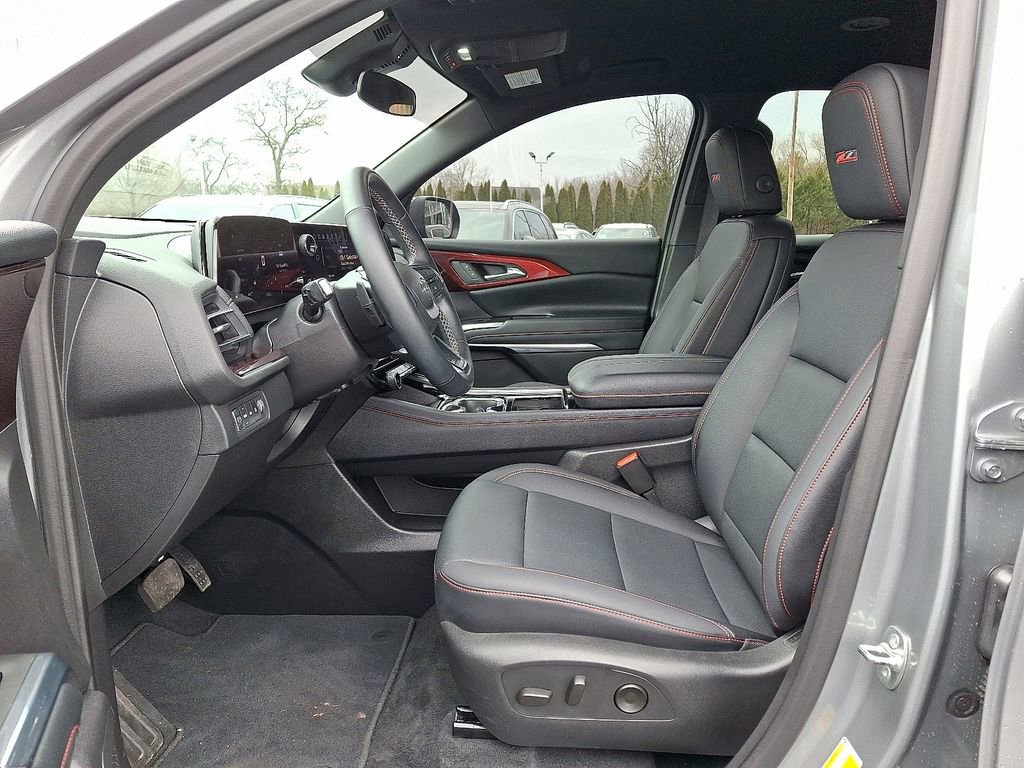 Used 2025 Chevrolet Traverse Z71 w/ Driver Confidence Package image 13