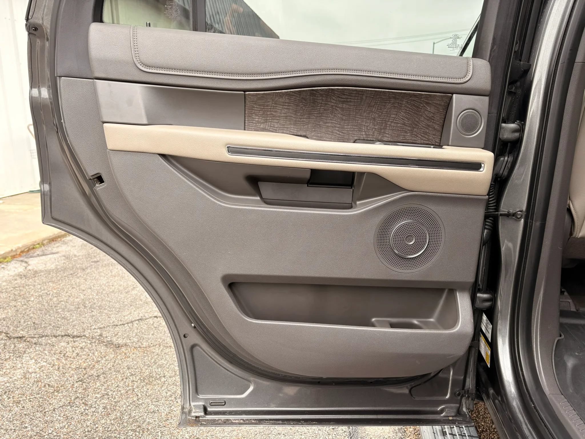 Used 2019 Ford Expedition Limited w/ Special Edition Package AWD/4WD image 13