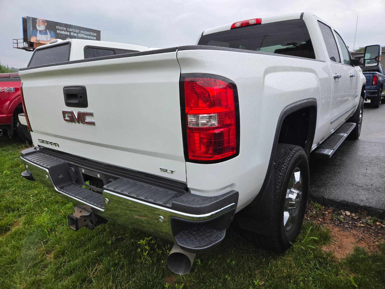 Used 2018 GMC Sierra 2500 SLT w/ Duramax Plus Package AWD/4WD image 8