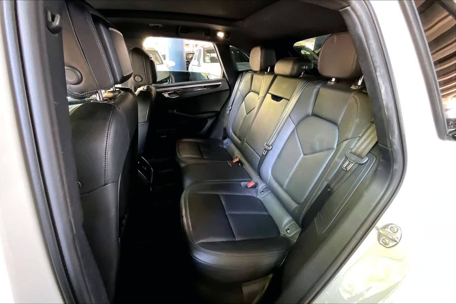 Used 2021 Porsche Macan S AWD/4WD image 19